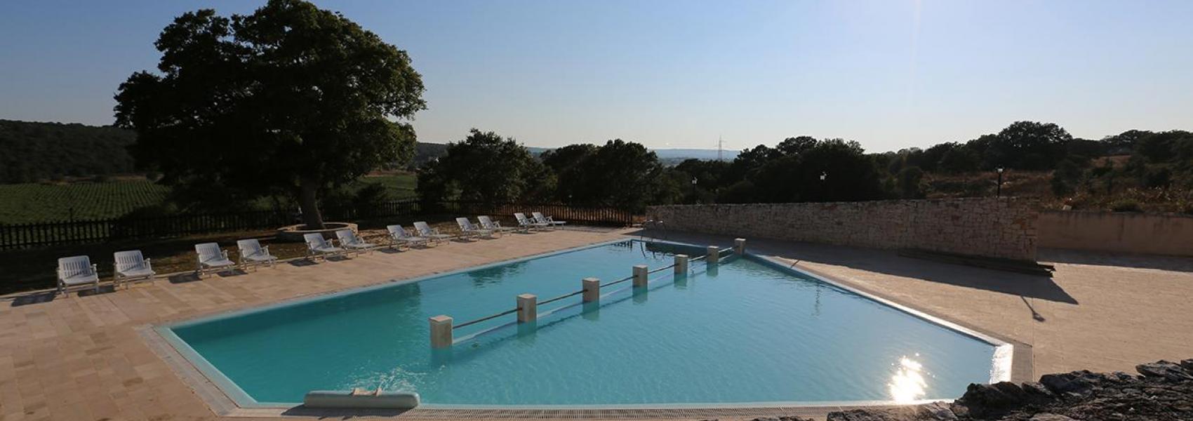 Trulli con piscina da Trulli Panoramici in Puglia